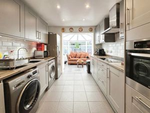 Kitchen- click for photo gallery